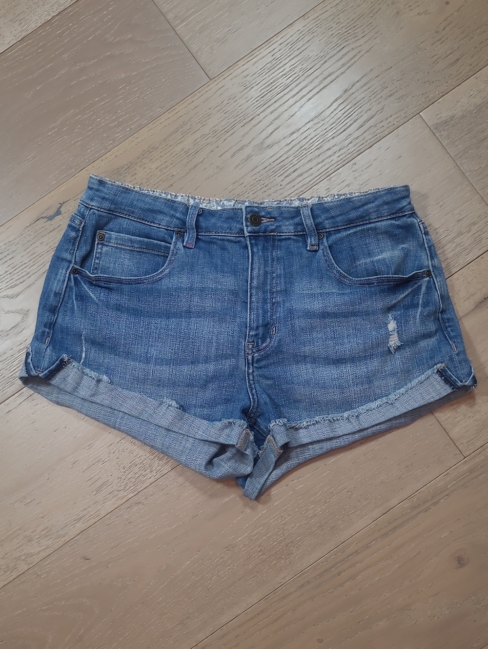 Idyllwind Jean Shorts Women's sz 12 Mid Waist Cuffed Frayed Hem Denim Shorts